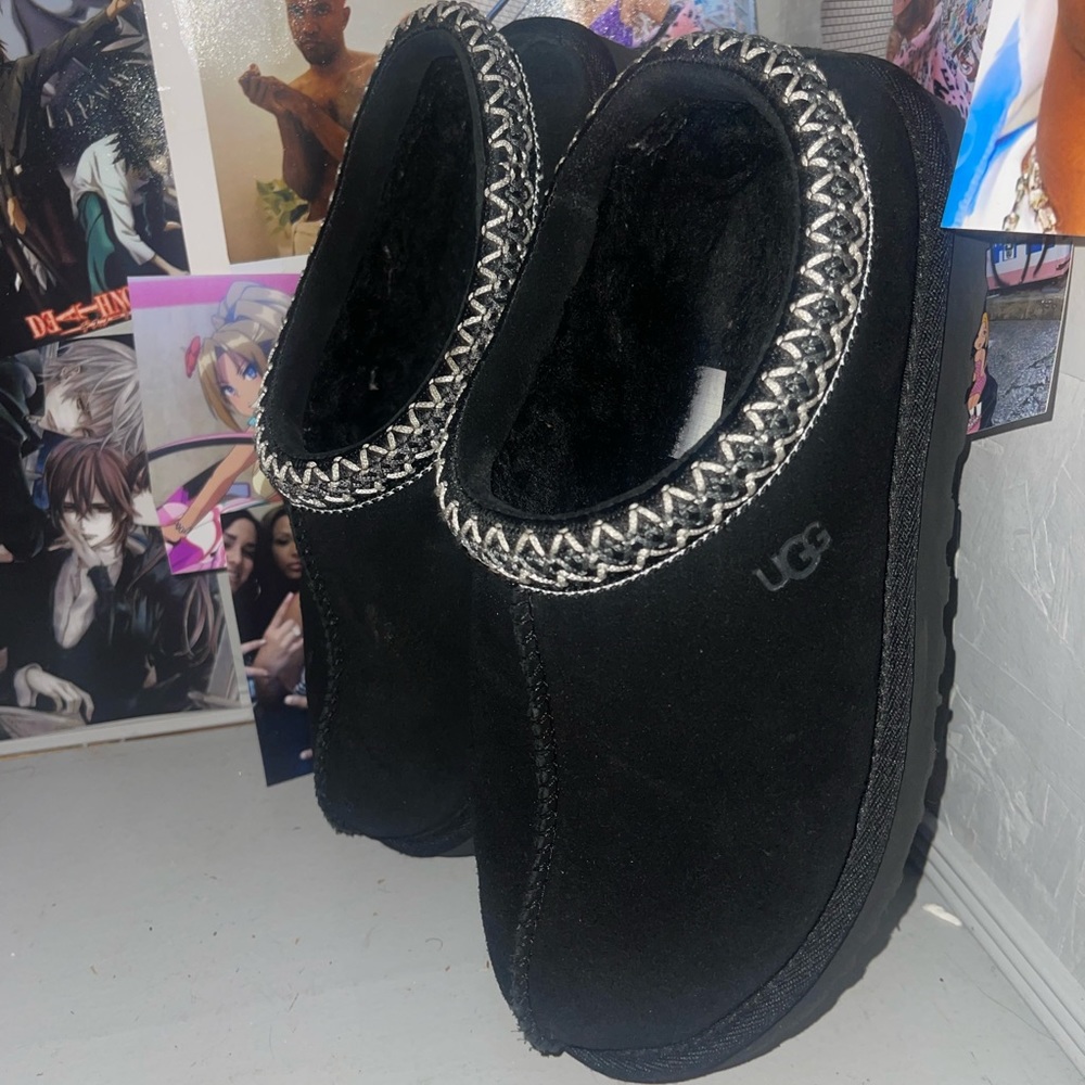 barely worn ugg tasman